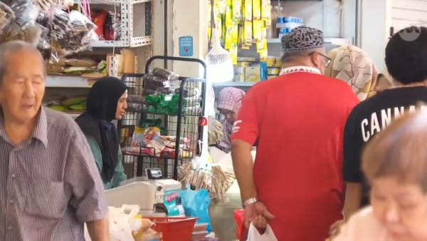 Some shops see brisk business in the lead-up to Hari Raya - Vimarsana News