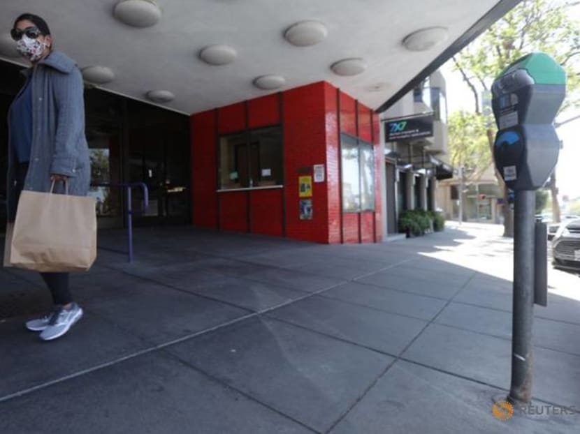 Beyond Oscars glitz, movie theaters face uncertain future Beyond Oscars glitz, movie theaters face uncertain future