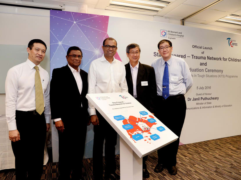 (L-R) Professor Kenneth Kwek, Chief Executive Officer, KK Women’s and Children’s Hospital; Adjunct Professor Richard Magnus, Chairman, Temasek Cares; Dr Janil Puthucheary, Minister of State, Ministry of Communications and Information and Ministry of Education; Mr Lim Boon Heng, Chairman, Temasek Holdings and Associate Professor Ng Kee Chong, Chairman, Division of Medicine, KK Women’s and Children’s Hospital at the symbolic launch of Stay Prepared – Trauma Network for Children. Photo: KKH