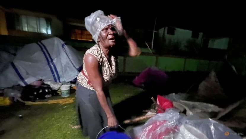 Strengthening storm Grace pummels Jamaica with heavy rain, wind Strengthening storm Grace pummels Jamaica with heavy rain, wind
