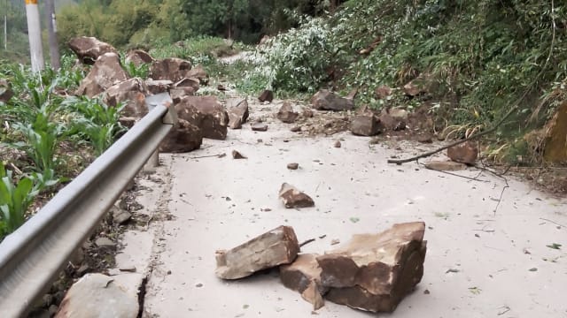 四川地震死亡人数增至93人 25人失联