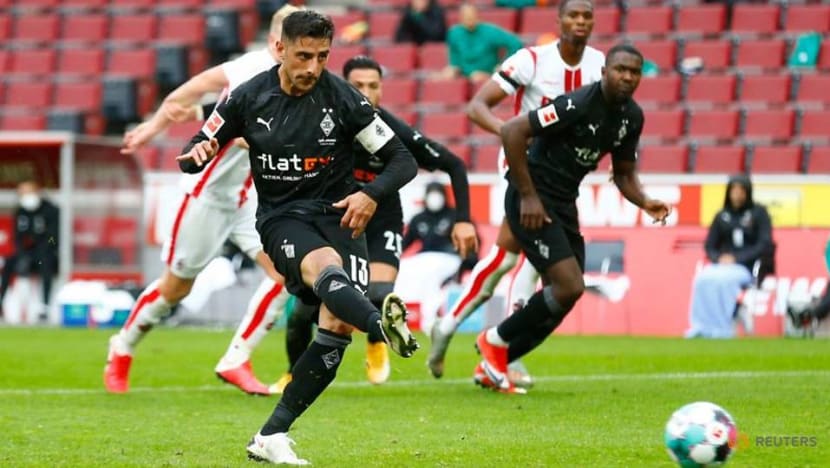 Late equalisers cast shadow on Gladbach's fine European start Late equalisers cast shadow on Gladbach's fine European start