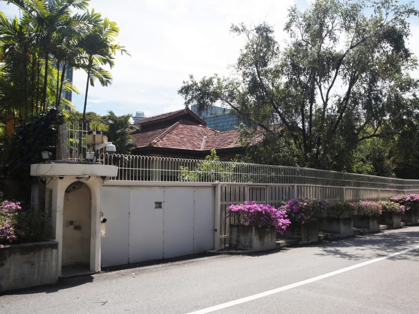 Writer Raymond Koh Bock Swi says that the late Mr Lee Kuan Yew’s final will on his property at 38 Oxley Road should be respected, and says his children’s public fight is distasteful. TODAY file photo
