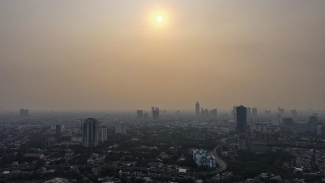 雅加达空气污染恶化 佐科暗示或再让商家和政府部门员工居家办公