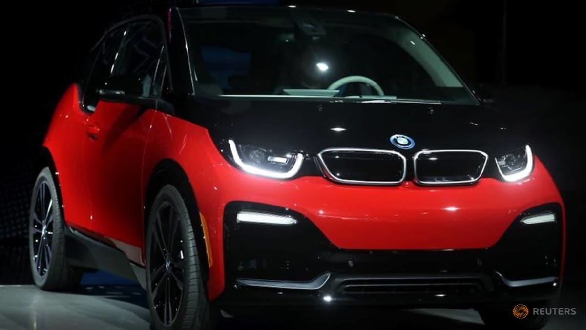 adds more electric BMWs to power grid support project CNA