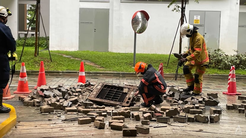 Authorities investigating telco manhole explosion in Bukit Batok West Authorities investigating telco manhole explosion in Bukit Batok West