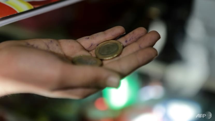 Turkish lira collapse piles misery on northern Syria Turkish lira collapse piles misery on northern Syria