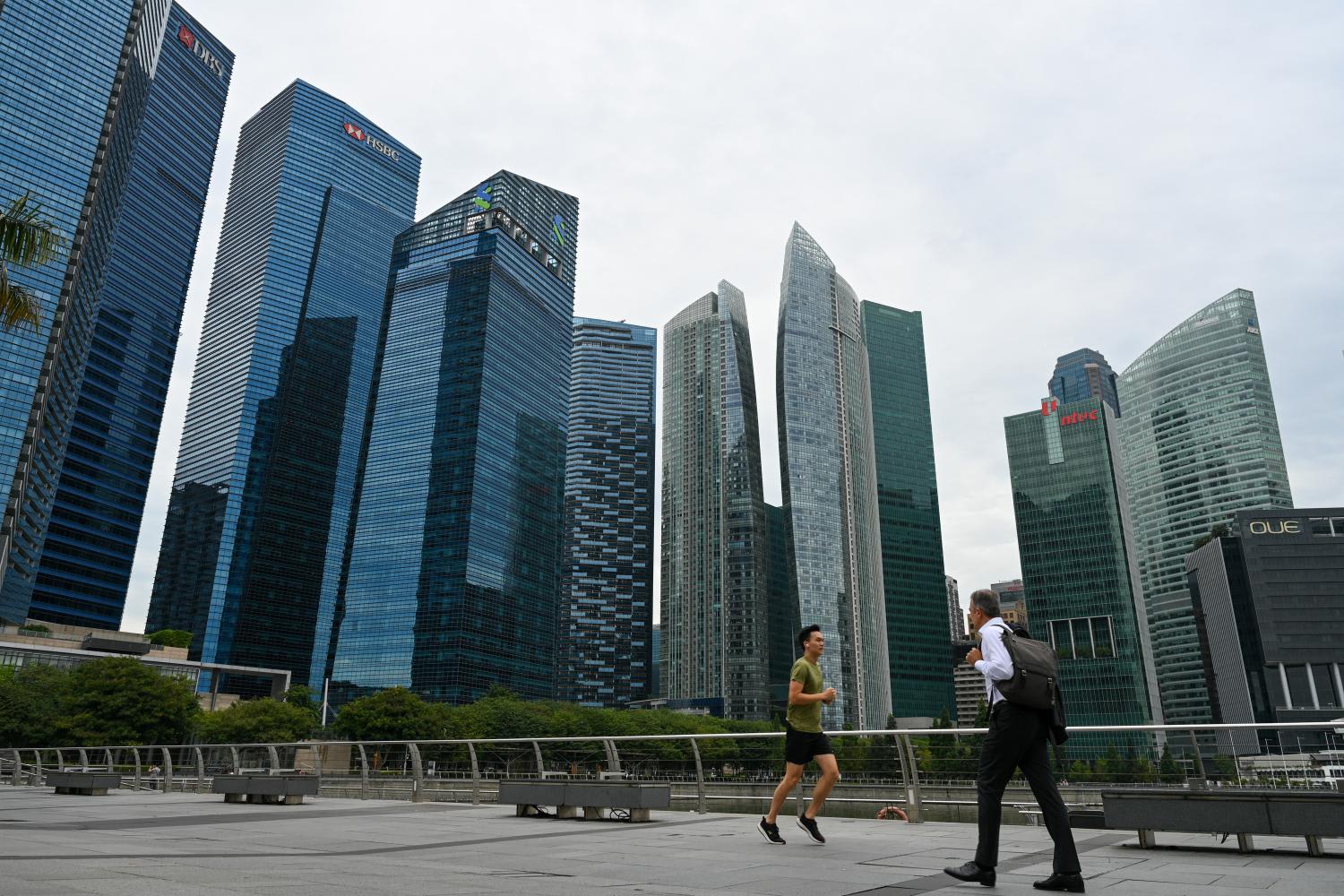 The author believes that with the low rankings in retaining talents in the recent Global Talent Competitiveness Index, Singapore must consider ways to retain rainmakers and star players. 