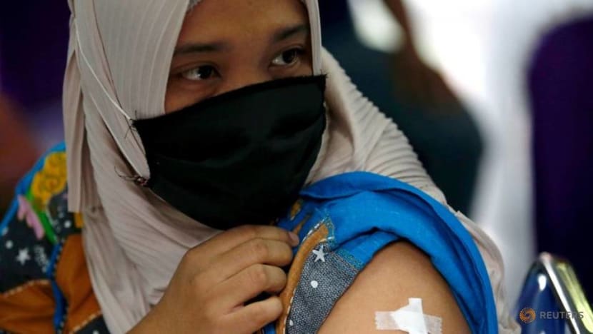 Indonesia aims to speed up vaccinations as Jakarta opens to over 18s Indonesia aims to speed up vaccinations as Jakarta opens to over 18s