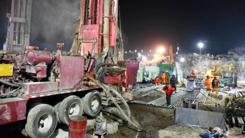 Normal diets for trapped China miners as rescue continues Normal diets for trapped China miners as rescue continues