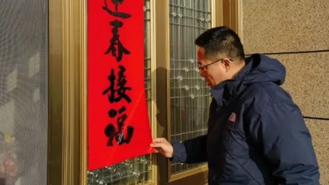 “战狼发言人”赵立坚调职后首度现身 引发中国网民热议