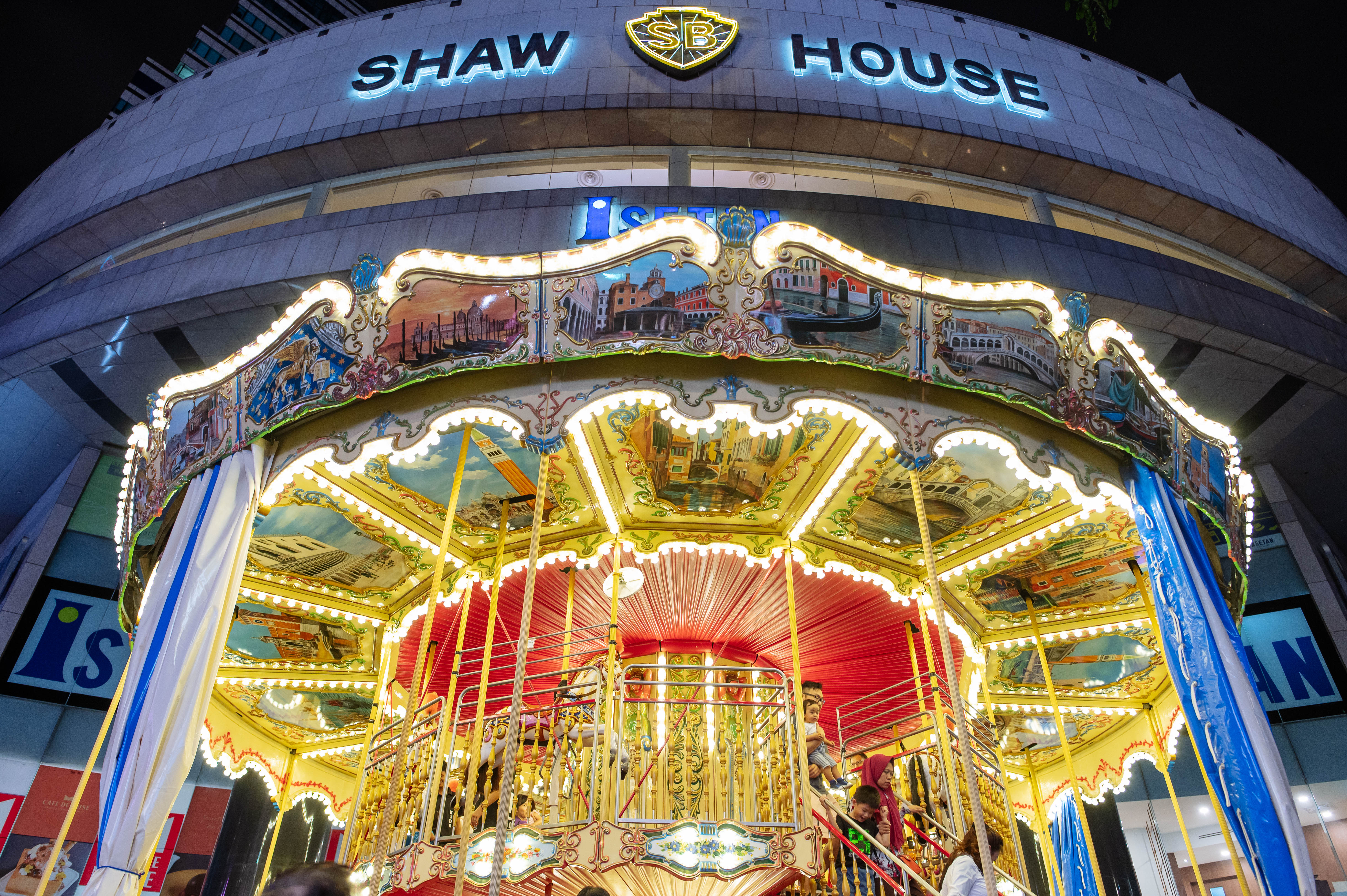 6 Reasons For Everyone To Spend Christmas & Christmas Eve At The Great Christmas Village 6 Reasons For Everyone To Spend Christmas & Christmas Eve At The Great Christmas Village