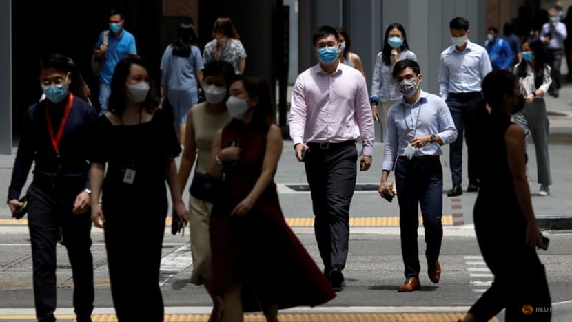 新加坡疫情反复，单日新增三千四，八人死亡