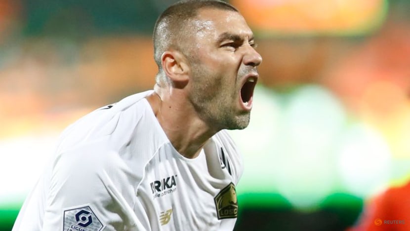 Soccer - Unimpressive Lille slump to 2-1 loss at Lorient Soccer - Unimpressive Lille slump to 2-1 loss at Lorient