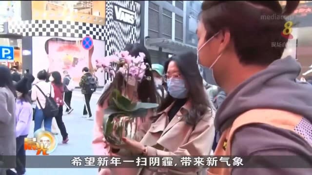 各地民众赶办年货 中国消费市场春节期间迅速回暖