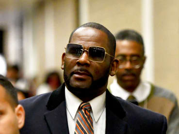 Jury deliberating at R Kelly's child pornography and trial-fixing case following closing arguments