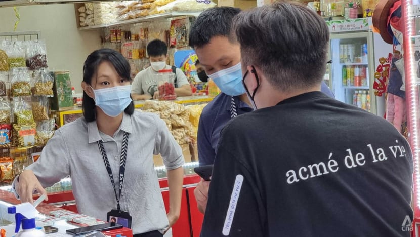 Police raid 17 handphone shops in crackdown on SIM cards registered to fake users