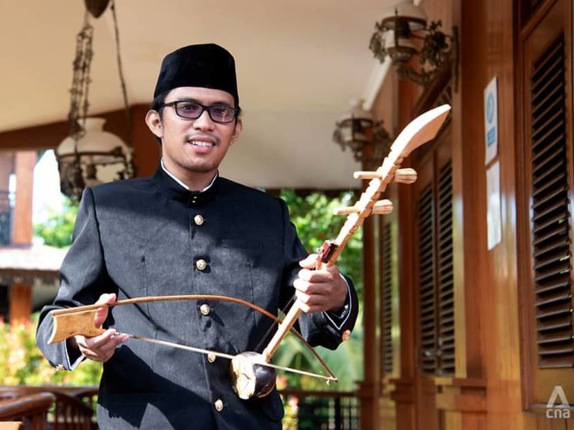 From jazz to Mozart, young Indonesian breathes new life into centuries-old stringed instrument From jazz to Mozart, young Indonesian breathes new life into centuries-old stringed instrument