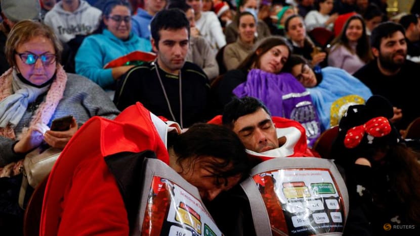 'Fat One' lottery spreads Christmas cash and joy across Spain 'Fat One' lottery spreads Christmas cash and joy across Spain