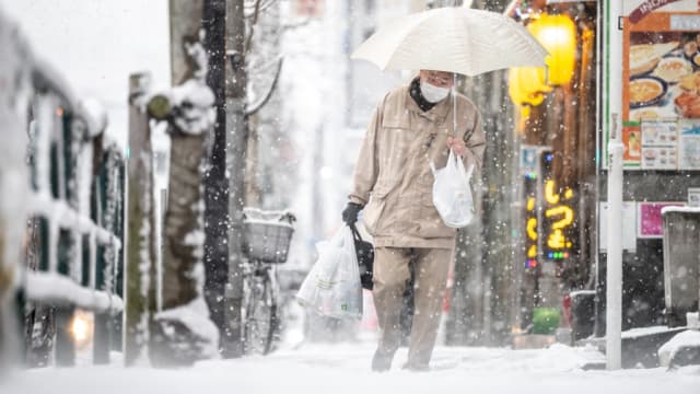 时隔四年！日本东京发布大雪预警 积雪达10厘米