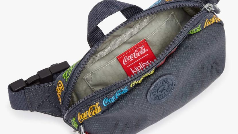 Kipling coca 2025 cola bag