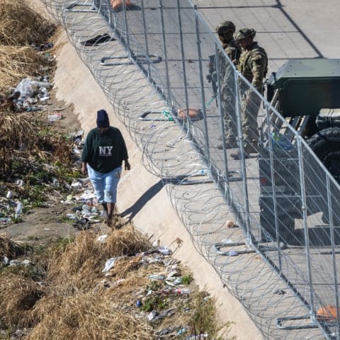非法移民法案生效得州警方获准逮捕边境非法入境者- 8world