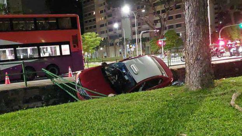 Taxi driver taken to hospital after accident with bus in Toa Payoh Taxi driver taken to hospital after accident with bus in Toa Payoh