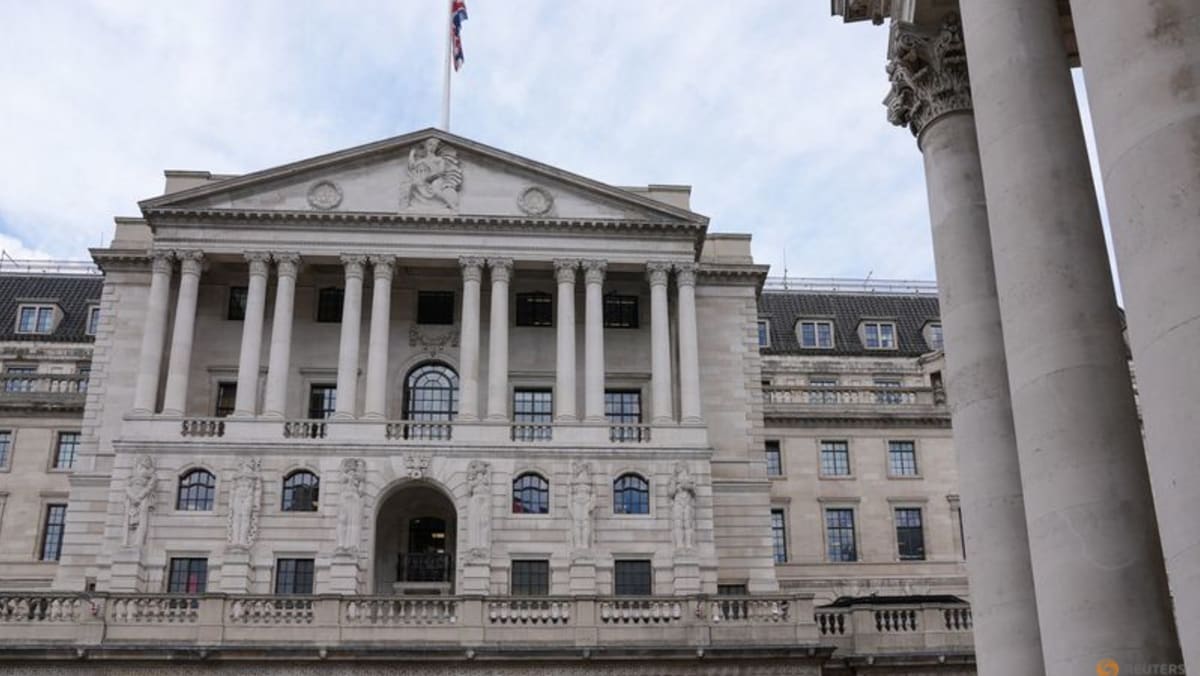 Bank sentral menaikkan suku bunga sebesar 350 basis poin lebih banyak dalam upaya memerangi inflasi