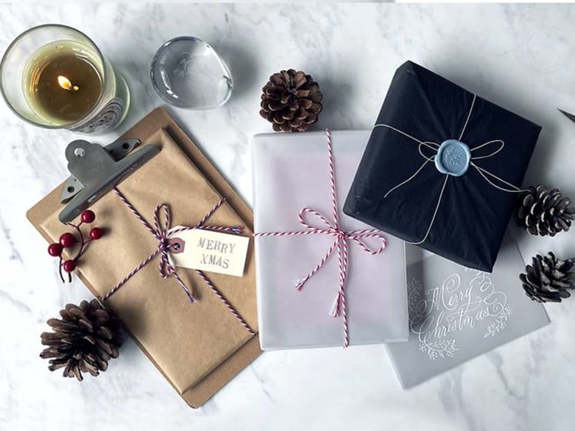 How to make Christmas gifts more personal with wax seal, calligraphy, photos How to make Christmas gifts more personal with wax seal, calligraphy, photos