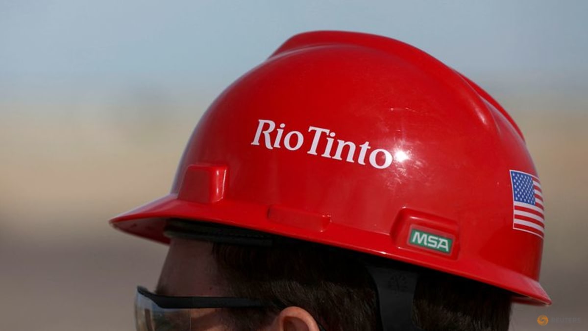 Rio Tinto memotong dividen karena laba turun karena permintaan yang lebih lambat di Tiongkok