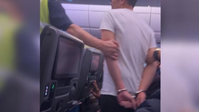 谎称新航客机上有炸弹 37岁外籍男子面控