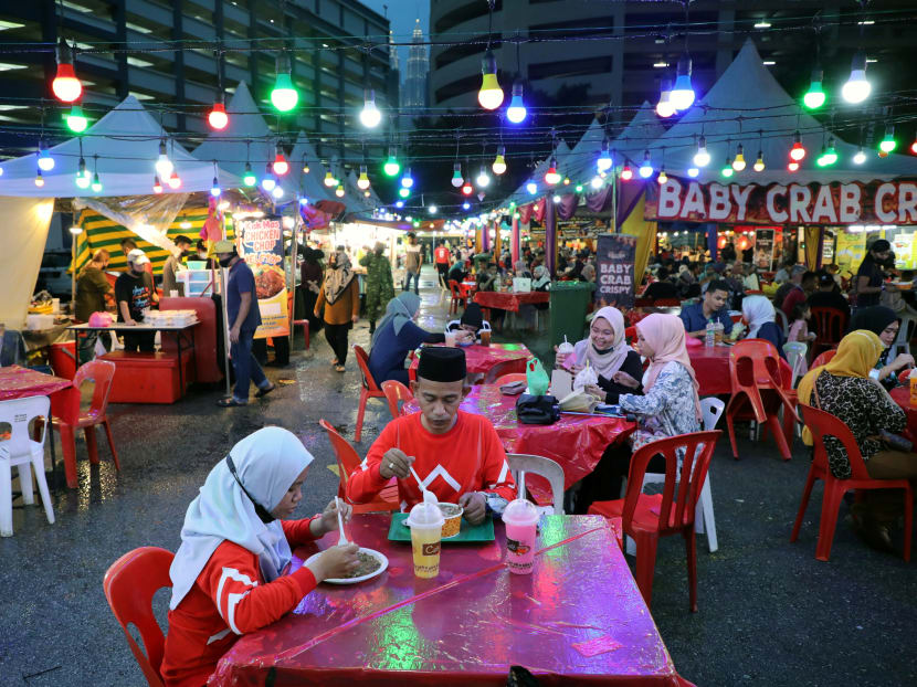 Malaysia tightens curbs in Kuala Lumpur as virus cases climb Malaysia tightens curbs in Kuala Lumpur as virus cases climb