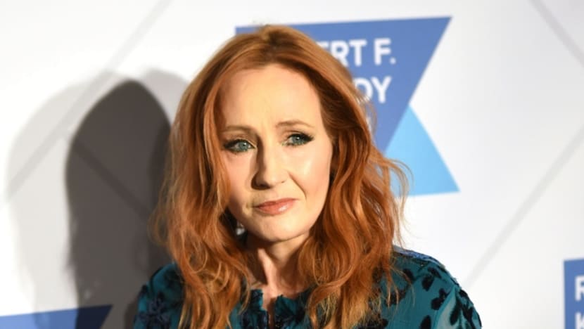 Warner Bros Responds To J.K. Rowling's Trans Row, Commits To "Fostering A Diverse And Inclusive Culture" Warner Bros Responds To J.K. Rowling's Trans Row, Commits To "Fostering A Diverse And Inclusive Culture"