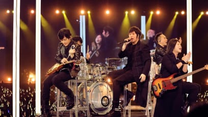 Mayday Fans Called Out For Indiscriminate Parking By Residents Living Near Kaohsiung Stadium Where The Band Is Performing