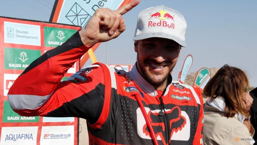 Double Dakar champion Sunderland feels the lure of four wheels