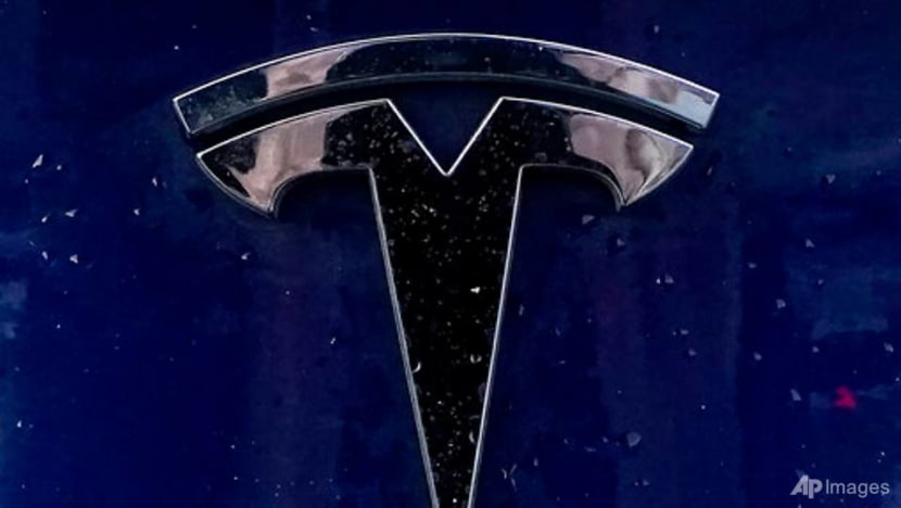 Consumer Reports tricks Tesla to drive with no one at wheel Consumer Reports tricks Tesla to drive with no one at wheel