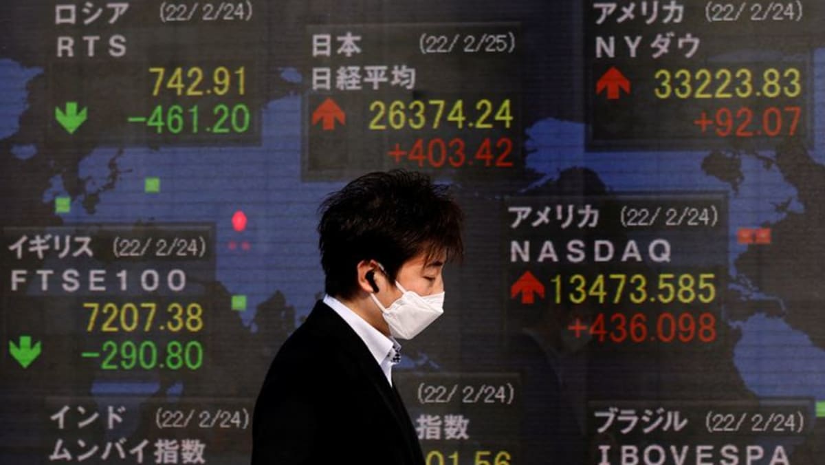 Stocks slide, dollar rises as growth fears mount - Channel News Asia (Picture 1)