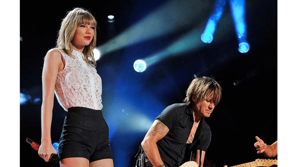 Taylor Swift fangirls over Keith Urban's cover of Lover 8days
