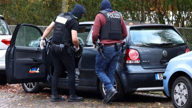 德国警方逮捕25名极右翼恐怖组织成员和支持者