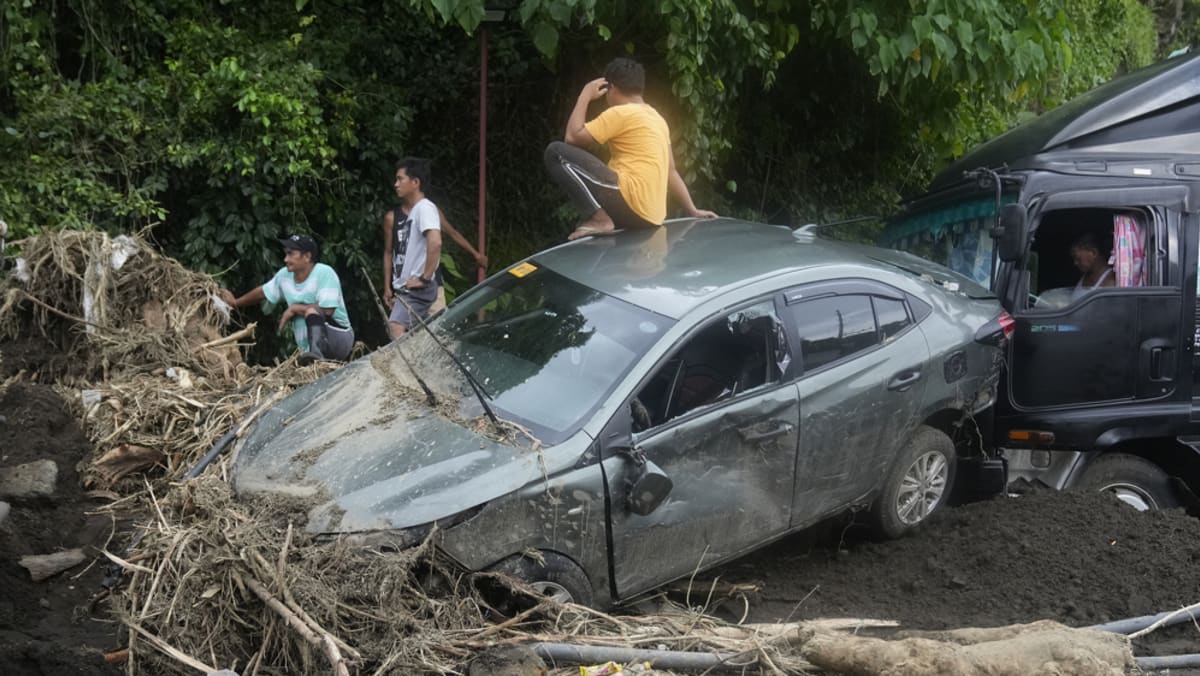 Storm Trami lands in Vietnam posing flood risks, toll rises in Philippines Storm Trami lands in Vietnam posing flood risks, toll rises in Philippines