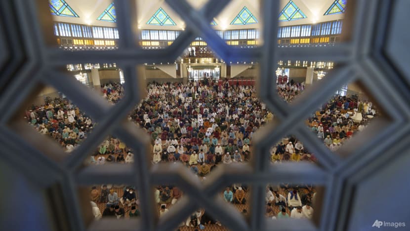 Should religious leaders reveal political leanings or join protests? Yes, say most respondents polled in Malaysia, Indonesia Should religious leaders reveal political leanings or join protests? Yes, say most respondents polled in Malaysia, Indonesia
