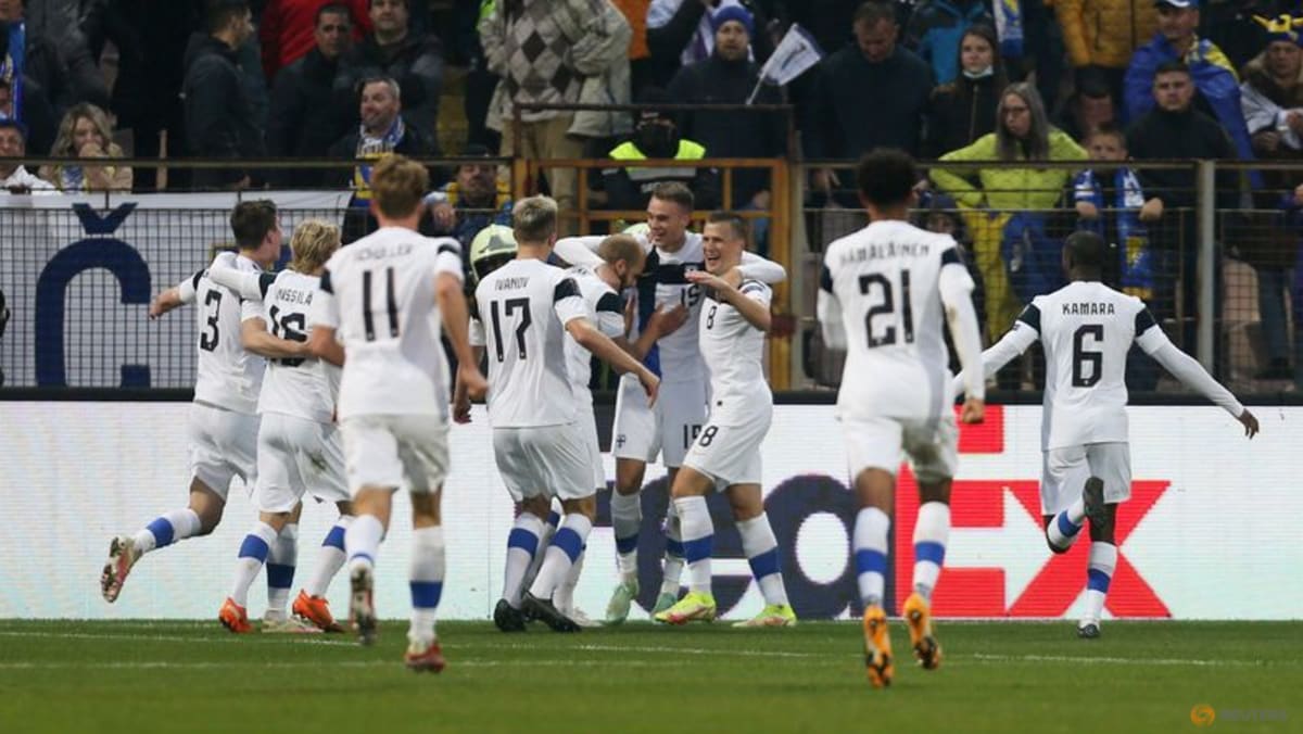 Sepuluh pemain Finlandia mengalahkan Bosnia 3-1 untuk meningkatkan harapan kualifikasi Piala Dunia