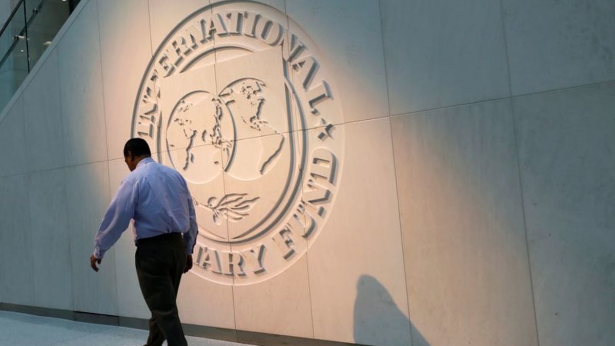 IMF memperingatkan akan melambatnya pertumbuhan dan meningkatnya risiko pasar ketika para pejabat keuangan bertemu