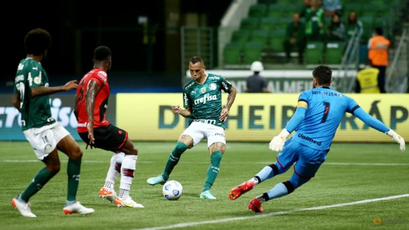 Palmeiras win to keep faint league title hopes alive Palmeiras win to keep faint league title hopes alive