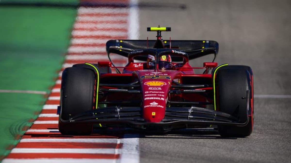 Pembalap motor pembalap Ferrari menjadi yang teratas dalam sesi latihan GP AS