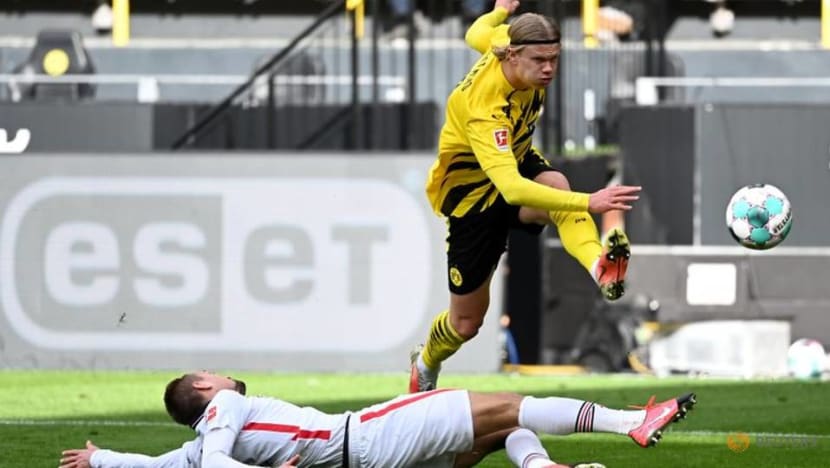 Football: Eintracht win at Dortmund to boost Champions League hopes