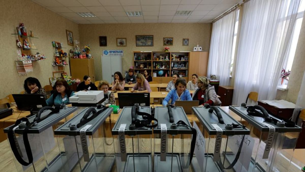 Rusia memulai pemungutan suara aneksasi di beberapa bagian Ukraina