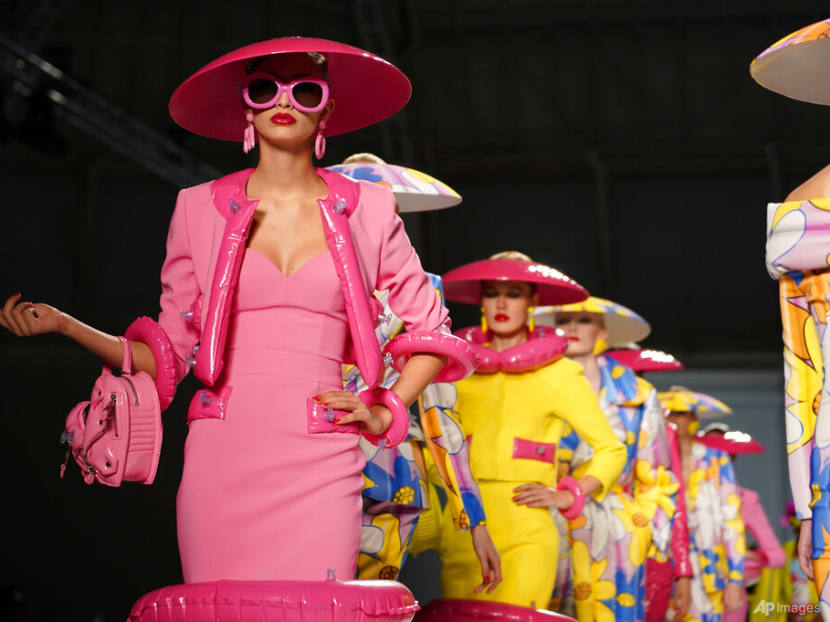 Jeremy Scott injects buoyancy to Moschino at Milan Fashion Week Jeremy Scott injects buoyancy to Moschino at Milan Fashion Week