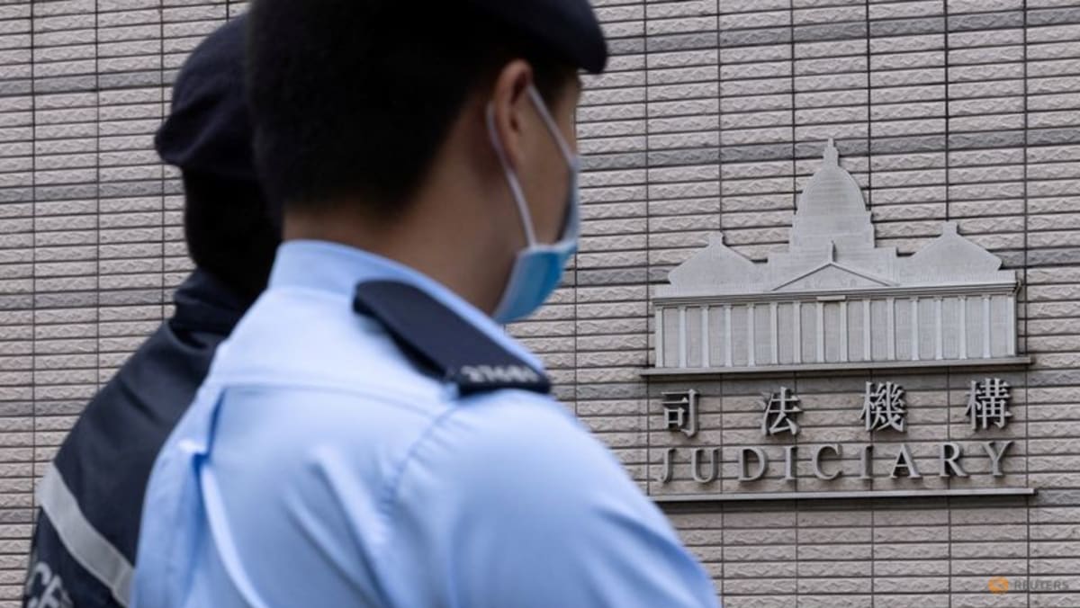 Hong Kong membatasi pengacara asing dari kasus keamanan nasional