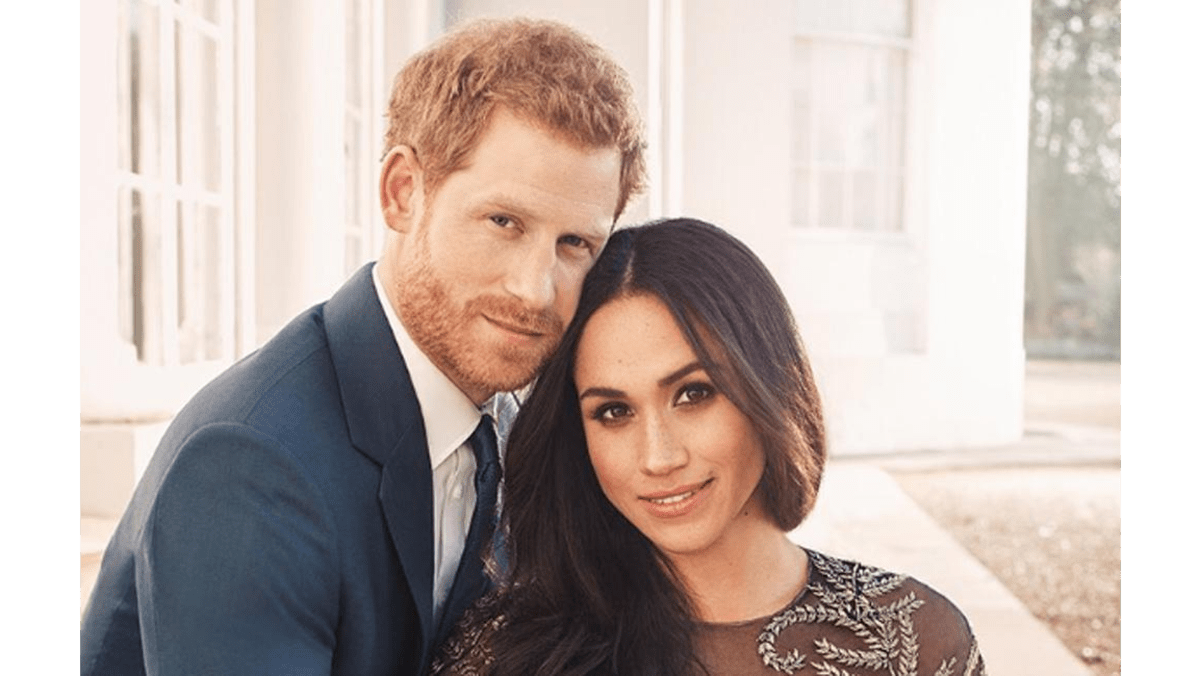 Prince Harry And Meghan Markle Release Official Engagement Photographs 8days 